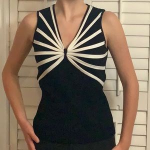 Belldini Size Medium Rib Knit Sleeveless Top Women’s.